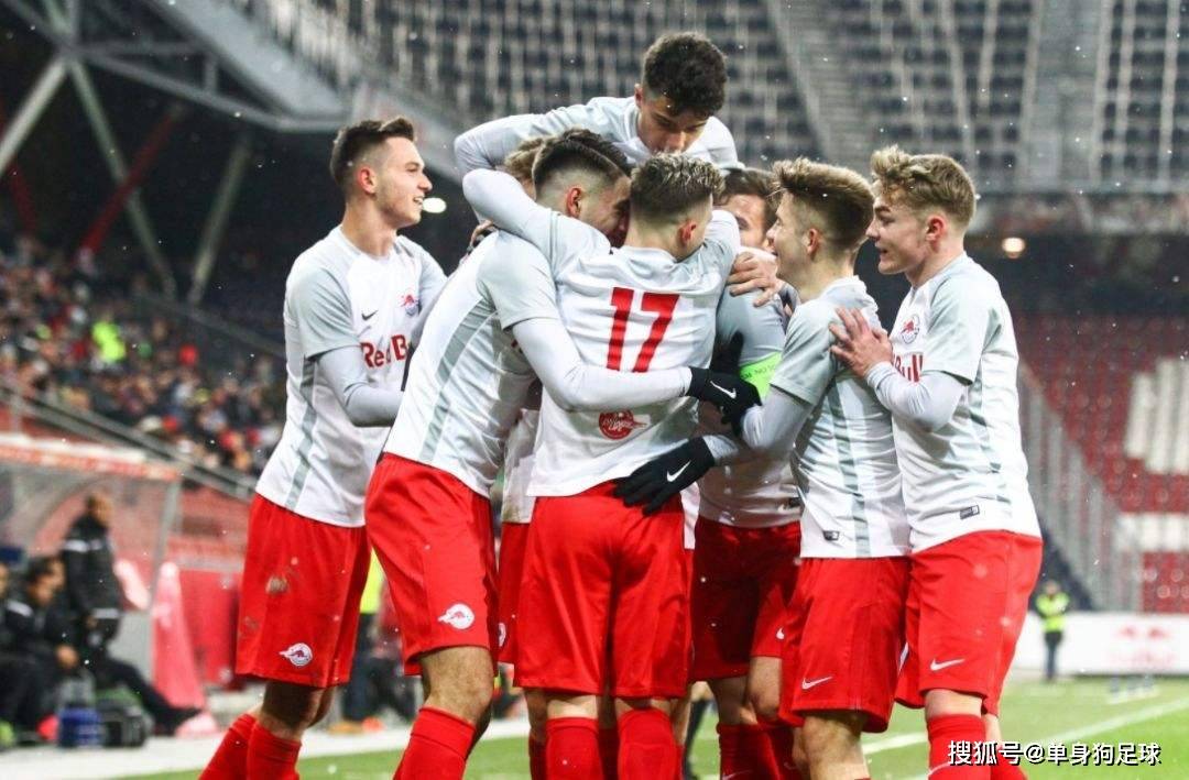  莱比锡红牛客场惨败陷危机  